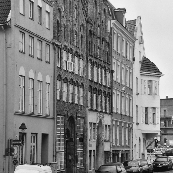 Studentenwohnheim in Lübeck, Große Altefähre 31 (zweites Haus von links)